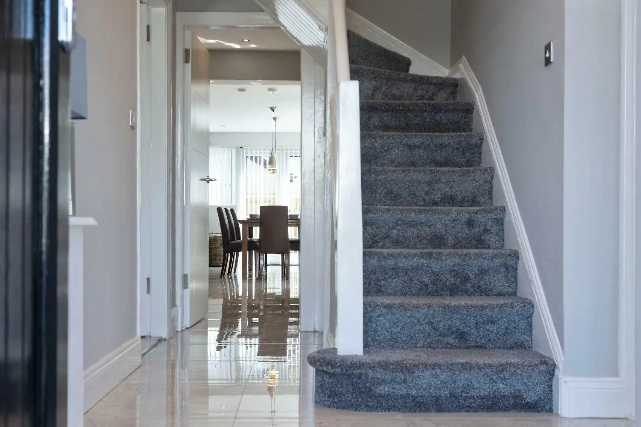 Chestnut House, Beautiful, Spacious & Comfortable Belfast United Kingdom