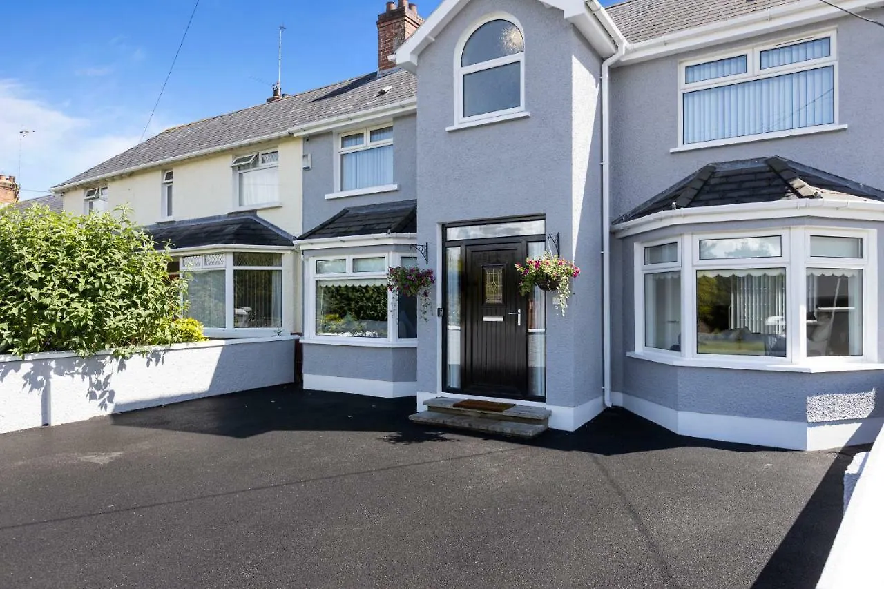 Chestnut House, Beautiful, Spacious & Comfortable Belfast 0*,