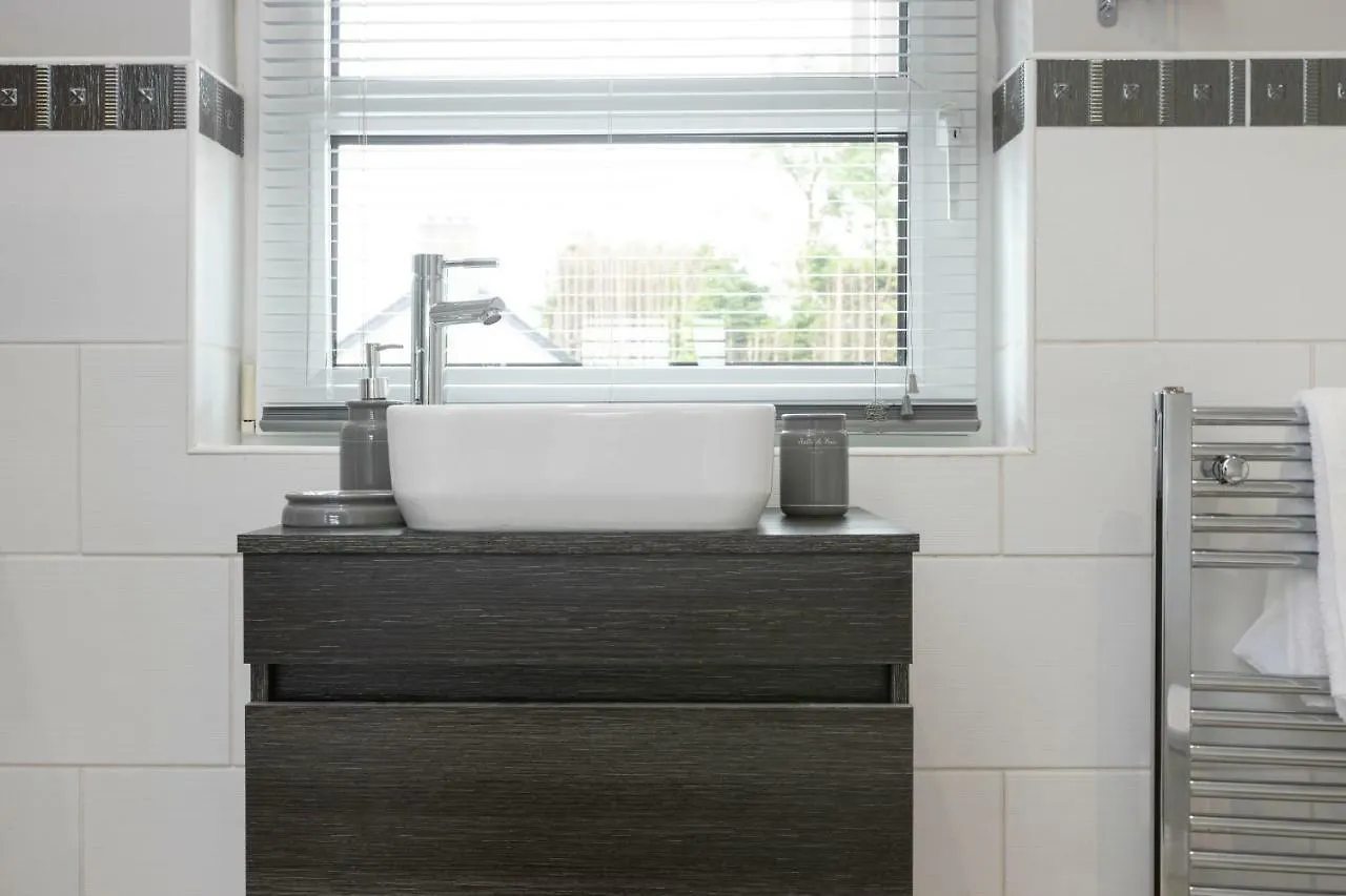 Vakantiehuis Chestnut House, Beautiful, Spacious & Comfortable Belfast