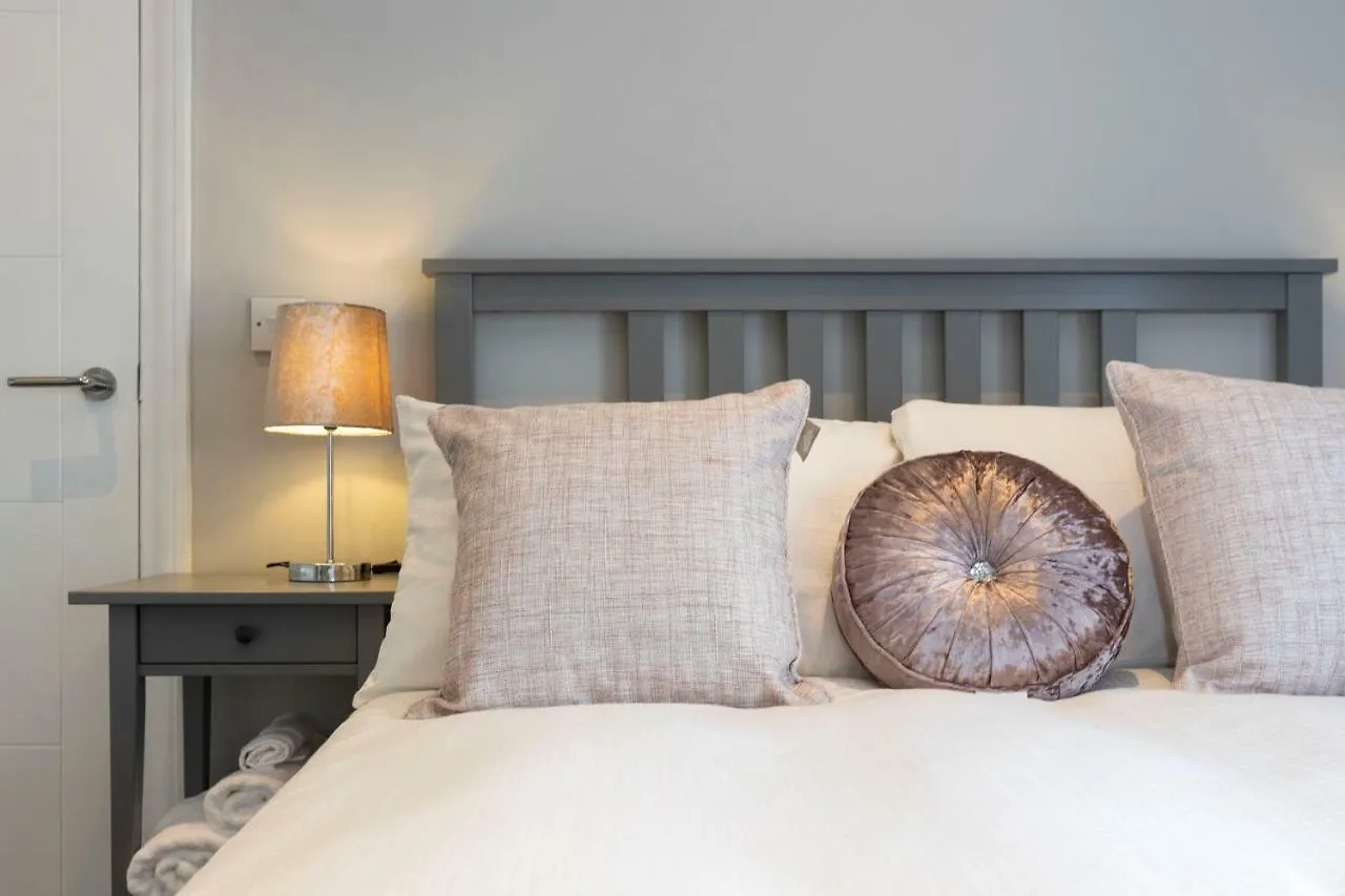 Chestnut House, Beautiful, Spacious & Comfortable Belfast